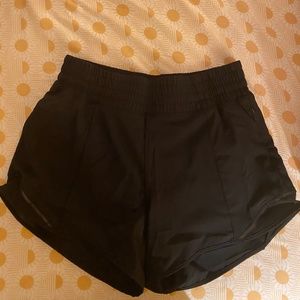 Lululemon Black hotty hots size 4